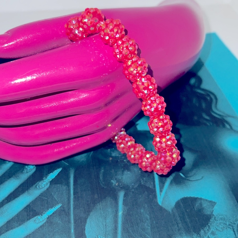Look Beautiful Elegant, Vibrant Pink sparkling Bracelet